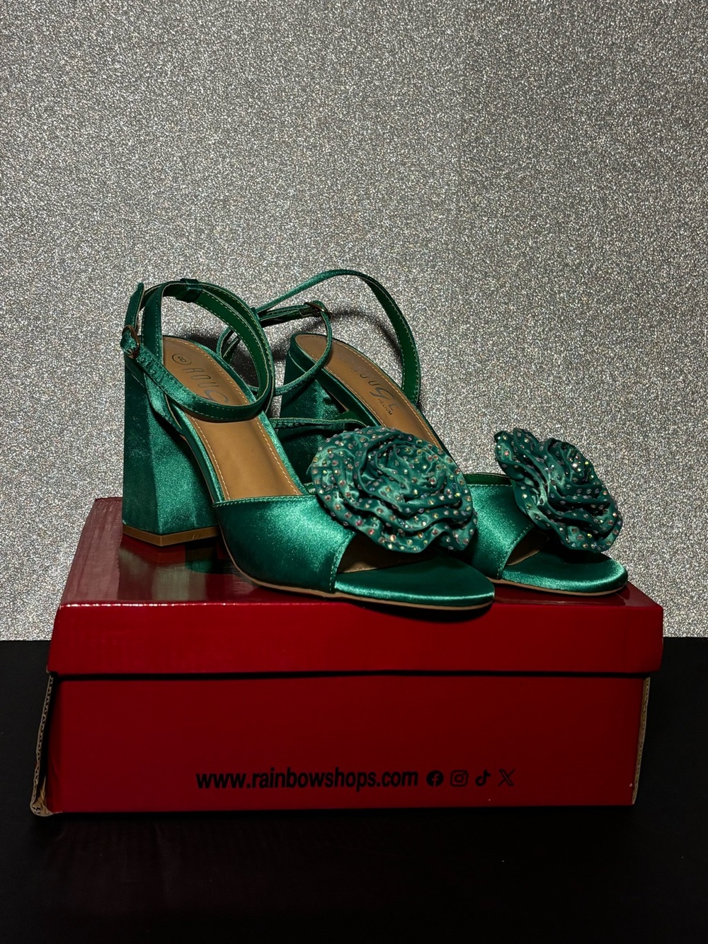 BRAND NEW Satin Emerald Green Heels With Bedazzled Complimenting Floral Piece💚
